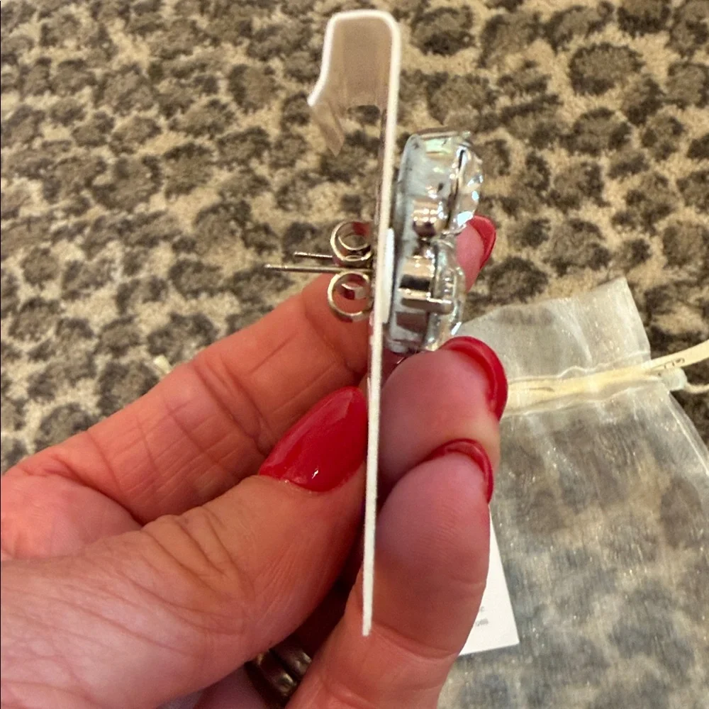 Sorrelli Crystal Statement Earrings! Beautiful and NWOT. LOOK! - Picture 6 of 9